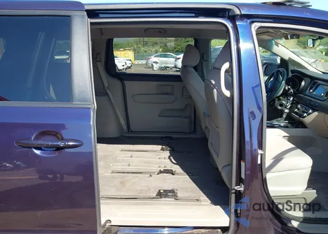 2020 Kia Sedona Lx z USA, uszkodzony, nr VIN KNDMB5C14L6593456